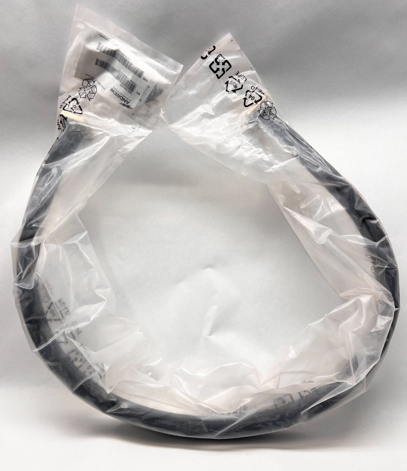 Andrew F090HKB5 WR90 Flex Twist PDR100 to PBR100 47″ 10.7 – 11.7 GHz VSWR: 1.05