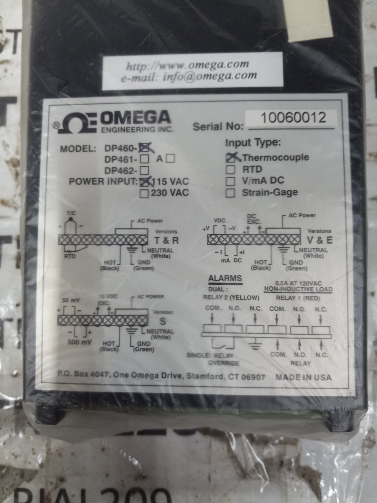 OMEGA DIGITAL TEMPERATURE INDICATOR DP460T