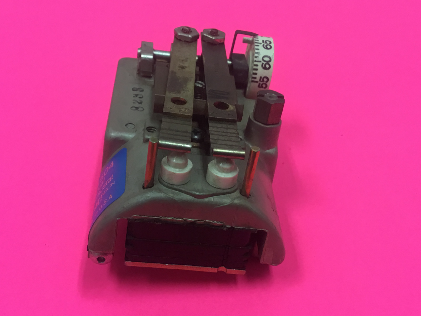 Johnson Controls – P/N: T-4504 – Dual Thermostat – UNUSED