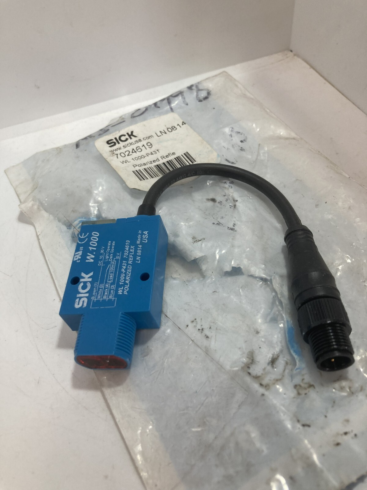 SICK WL1000-P431 PHOTOELECTRIC SENSOR POLARIZED PNP RED 4-PIN 4.2M RANGE NIB