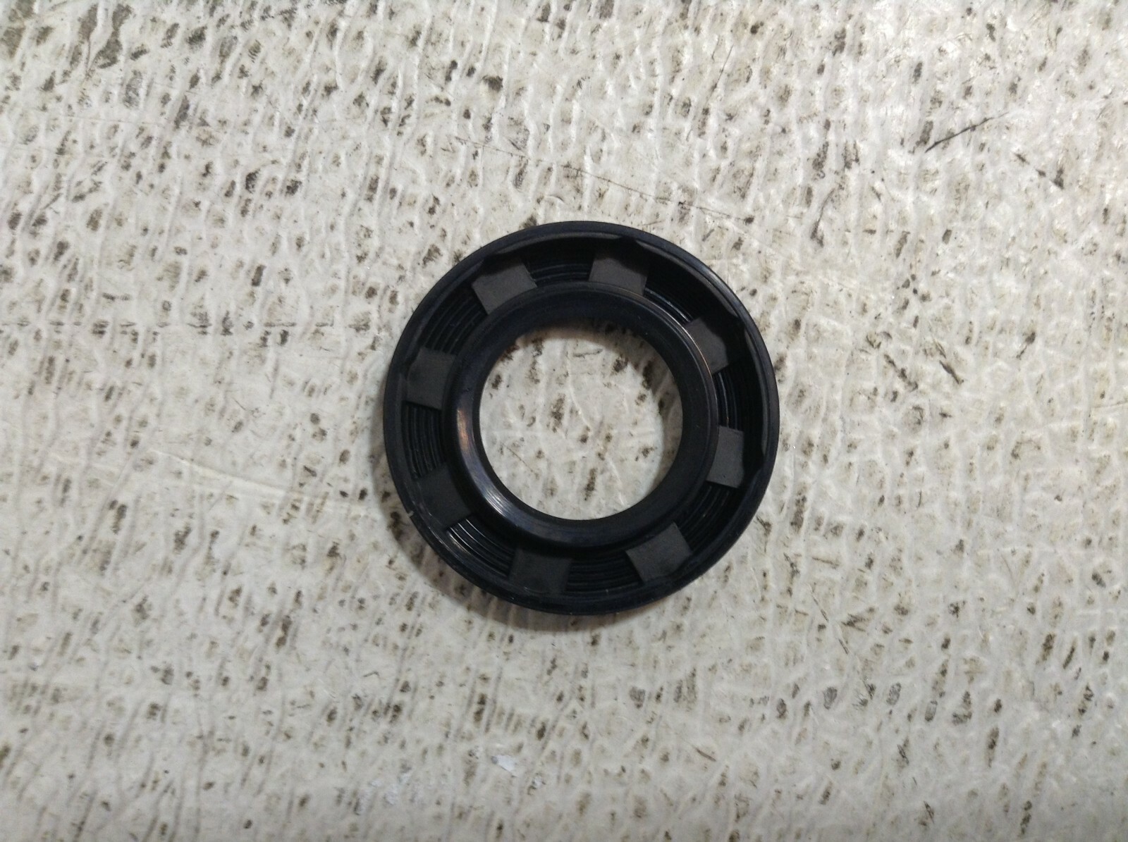 R.L.H 8101 19471 B Oil Seal 1.782 0.250 TC 1.000 P124594 Lot of 20 New (TSC)