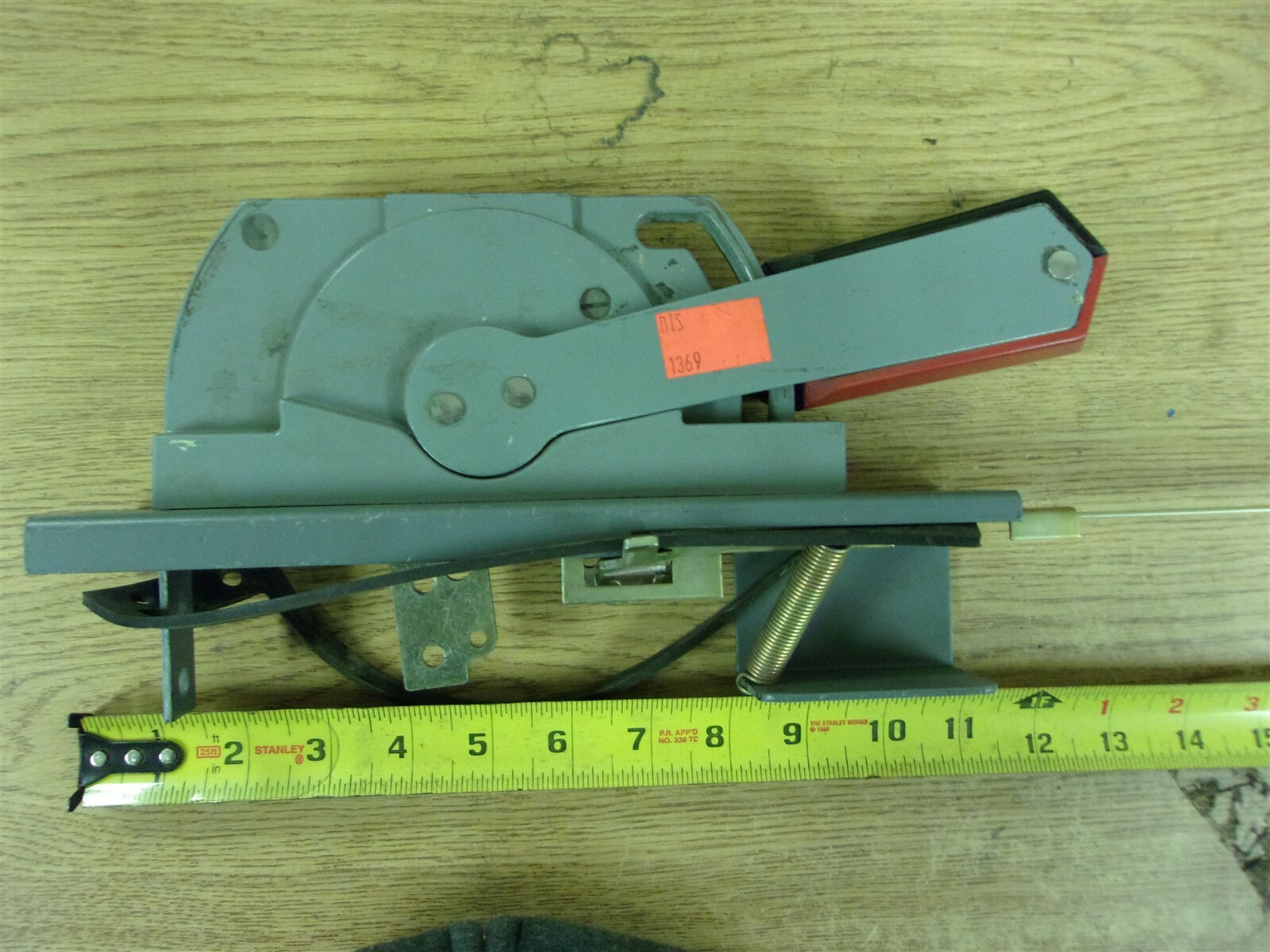 Allen Bradley DS 1369 Disconnect Switch Handle 26-3/4 x 10-9/16 x 6″