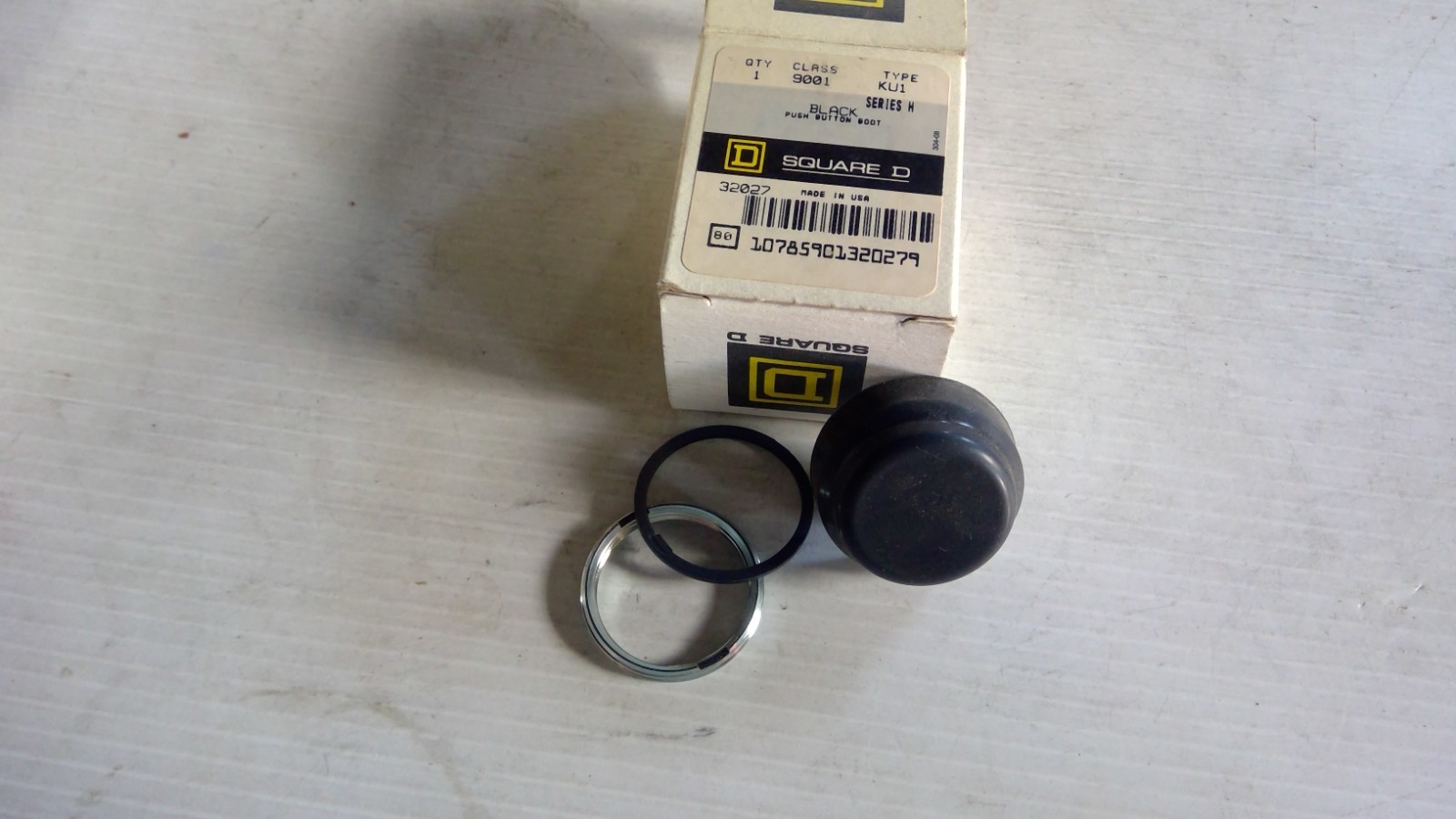 Square D 9001-KU1 Push Button Boot 32027