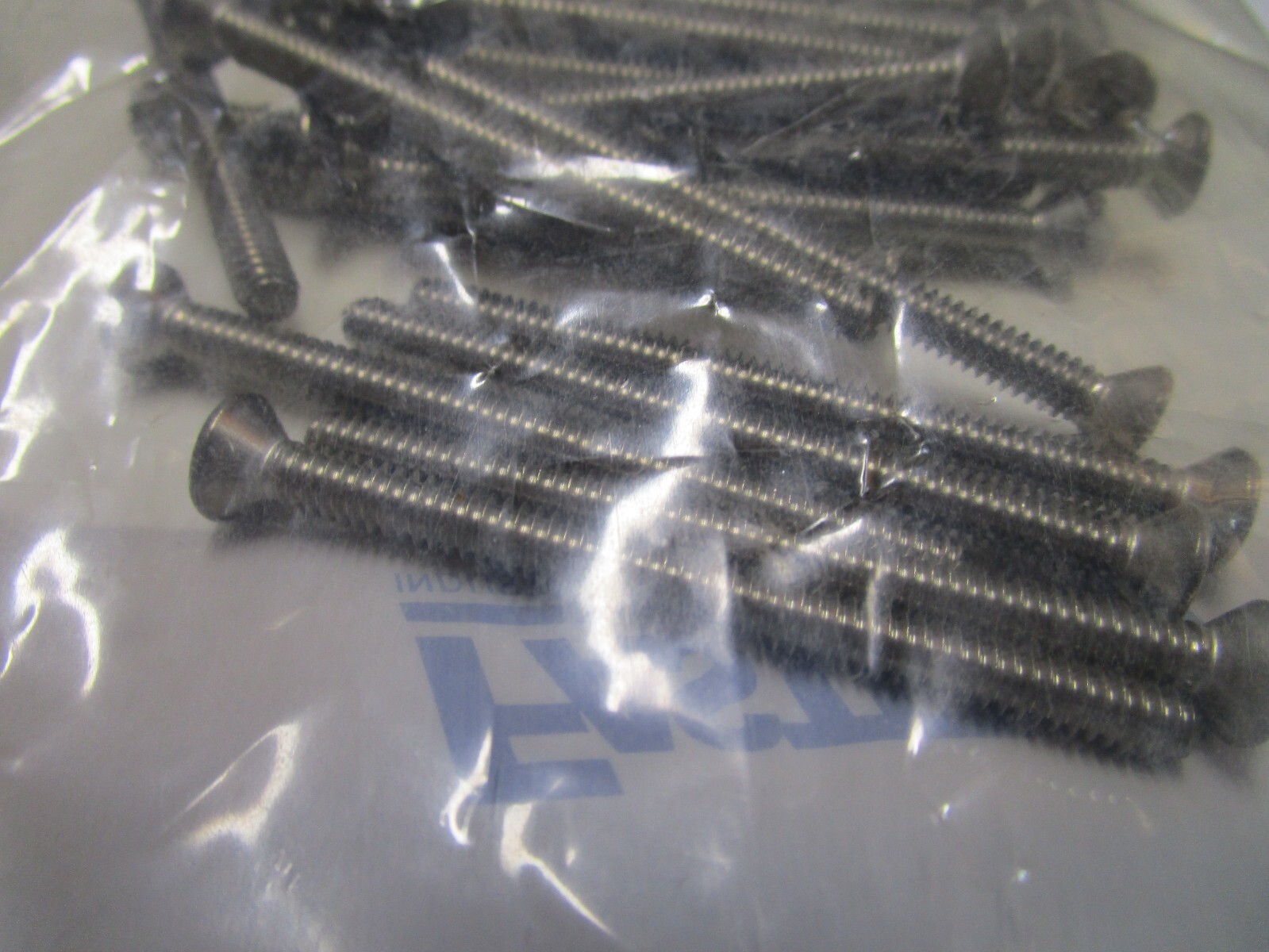 #8-32 x 3″ Phillips Oval Head Grade 18-8 Stainless Steel Machine Screw QTY 50
