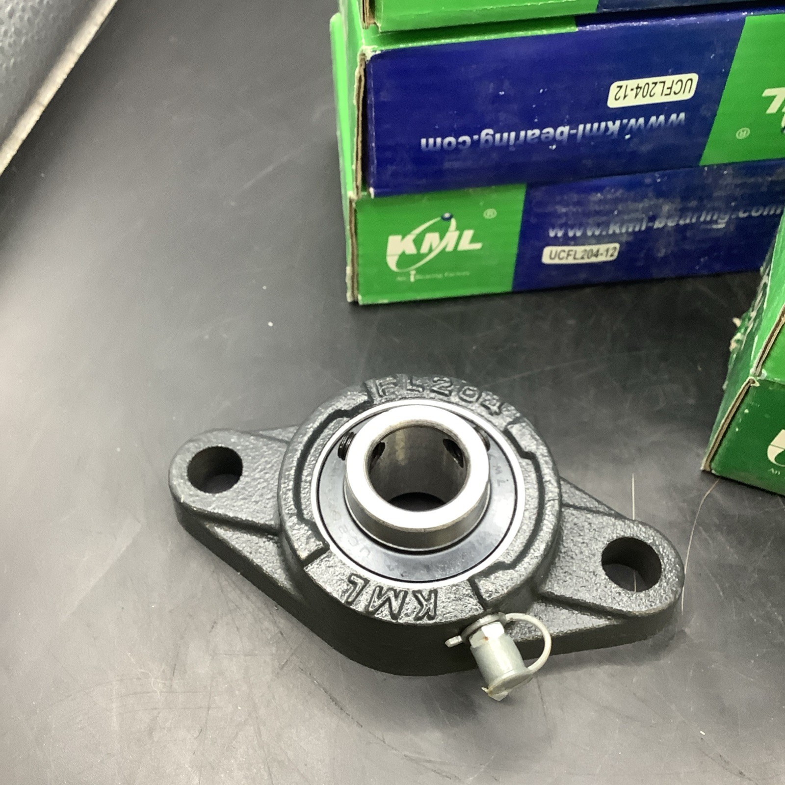 KML Oval Flange Bearings UCFL204-12 Lot Of 7