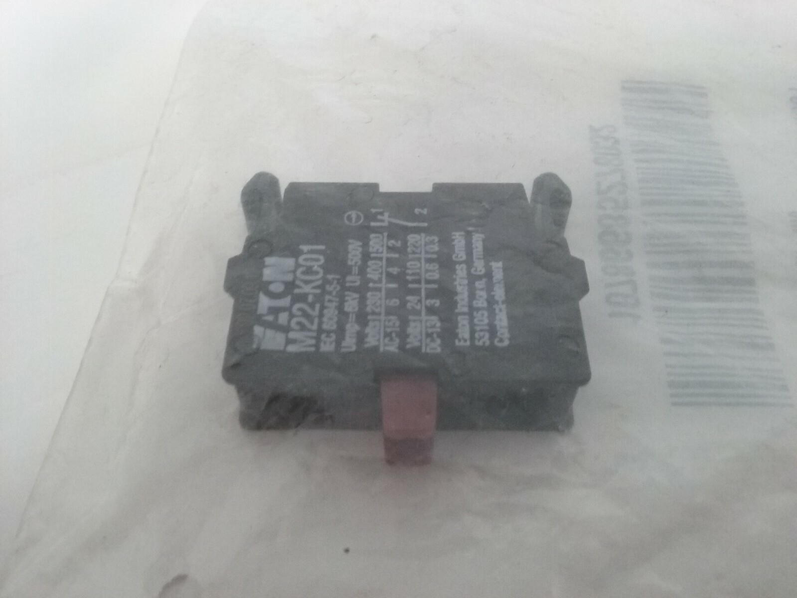 EATON M22-KC01 CONTACT BLOCK 230-500VAC 24-200VDC 1 NC NIB