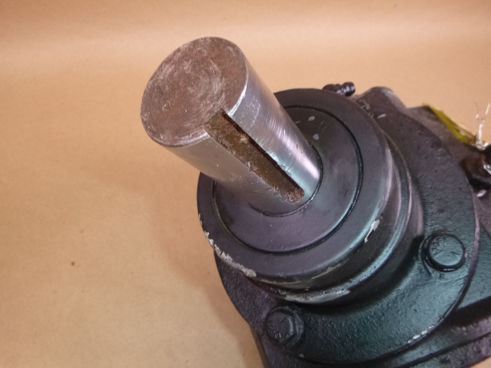 Von Ruden Gearbox 52-1/2 DEGREE 1:1 RATIO LH-84-060 Fits LH-84 Hockcutter