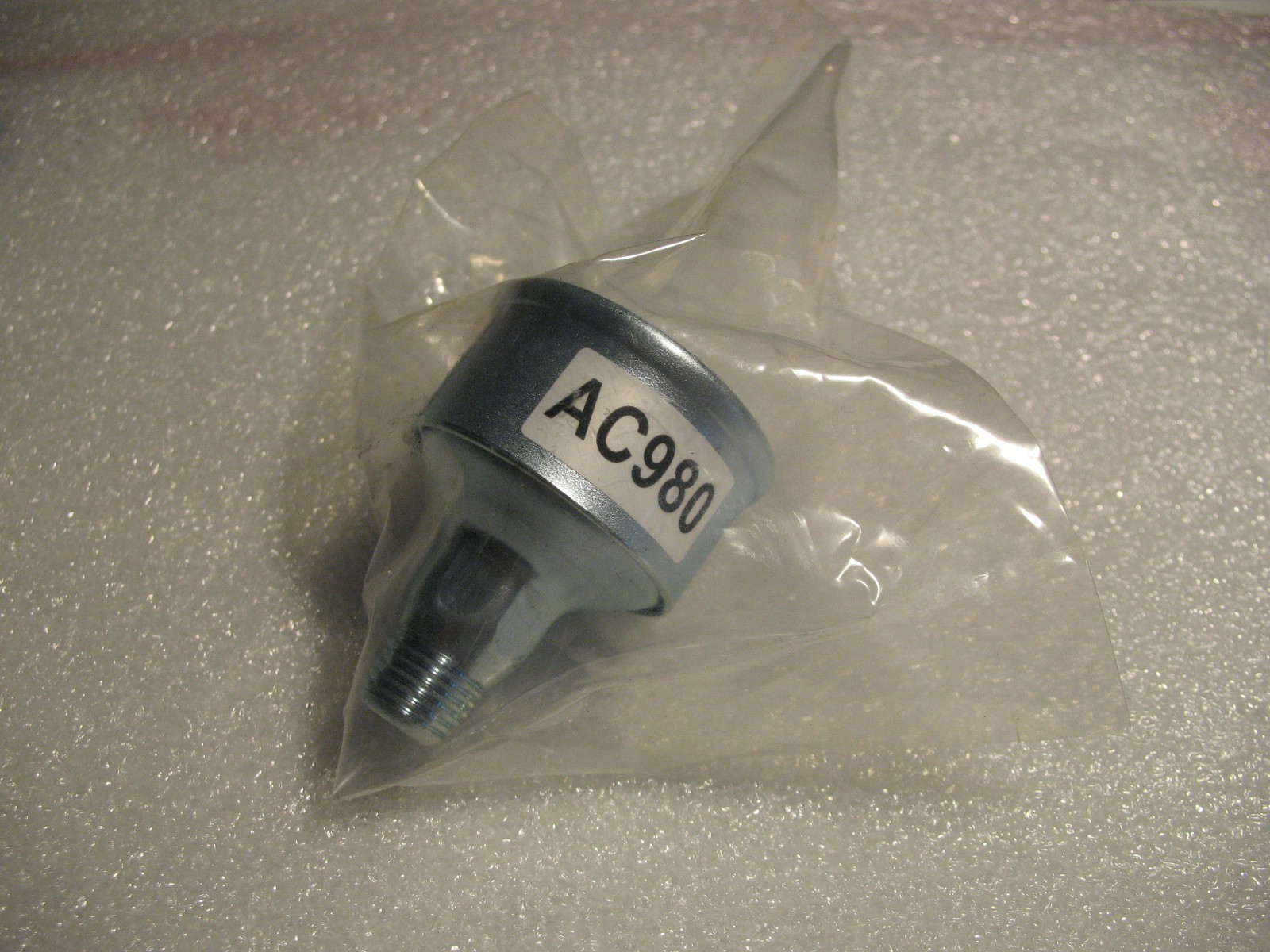 Gast AC980 Gas Trap Muffler Threaded 1/4″ NPT Port, Zinc Plated Steel Body, NEW.