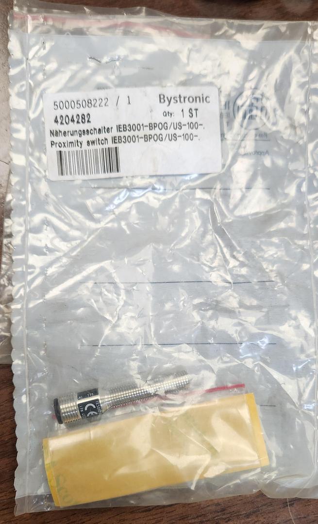Efector IFM IEB3001-BPKG/US-100-DPS-IE5090 Proximity Switch – GHGC-D20