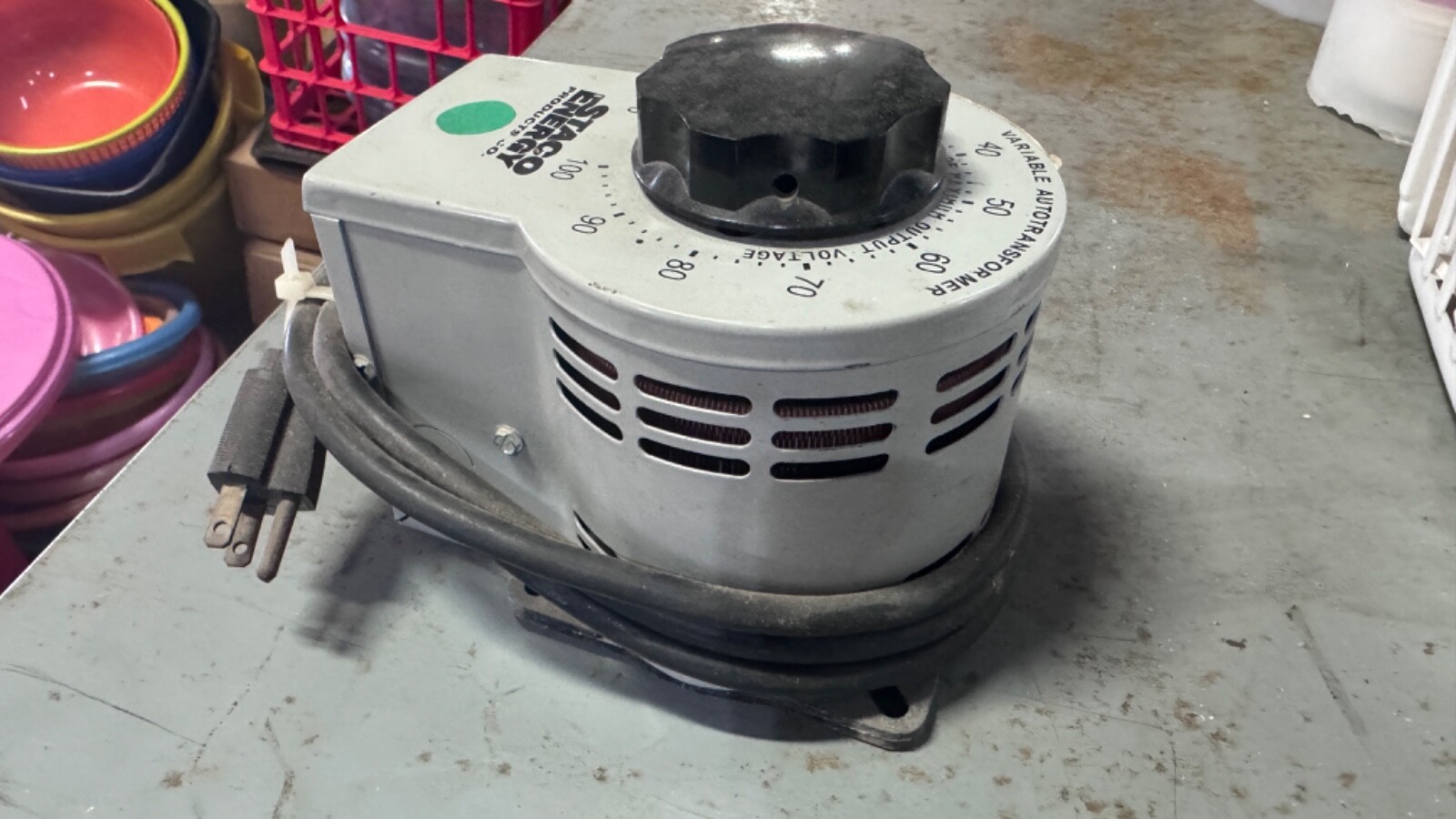 STACO ENERGY VARIABLE AUTOTRANSFORMER 3PN1010B INPUT 120V OUTPUT 0-140V 10A