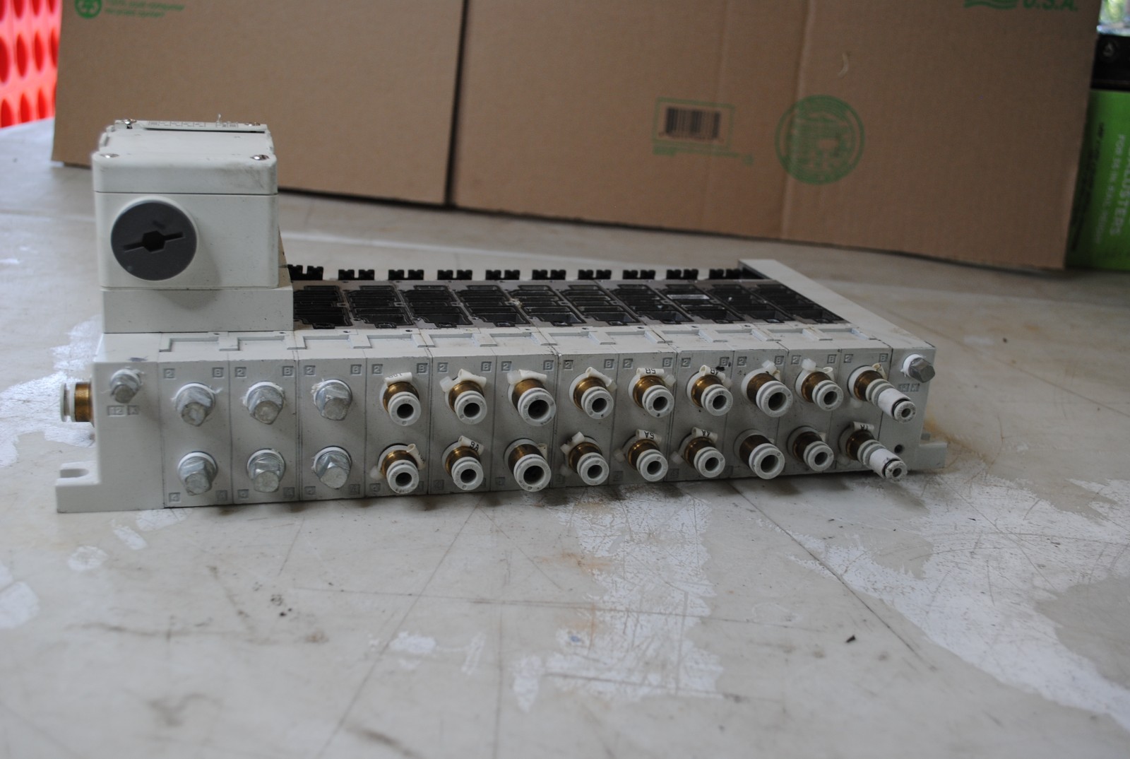 SMC Plug-In Manifold Used Working Condition Free Shipping
