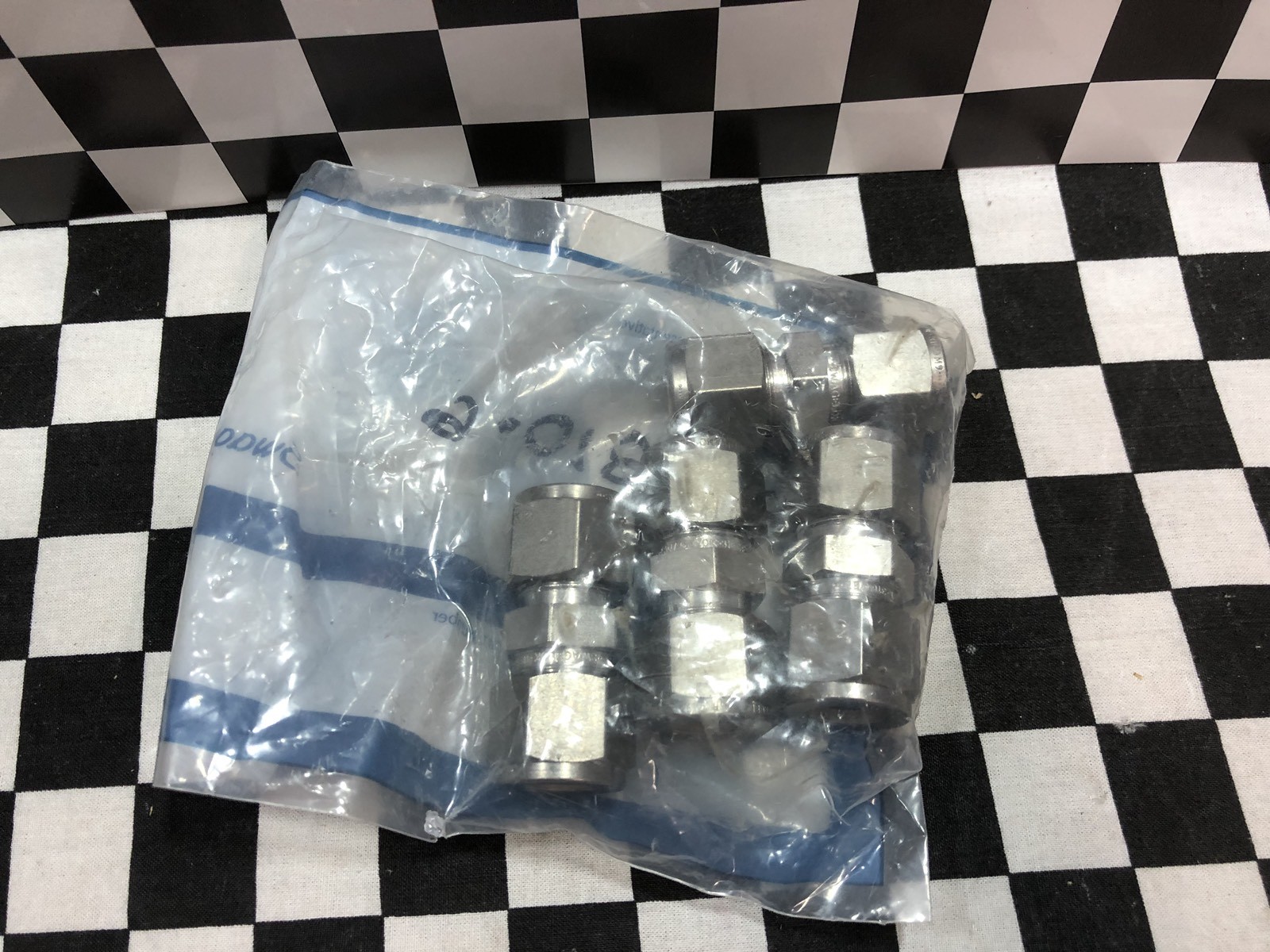 LOT OF 4 SWAGELOK SS-810-6, UNION 1/2″, SHIPSAMEDAY#1373C5