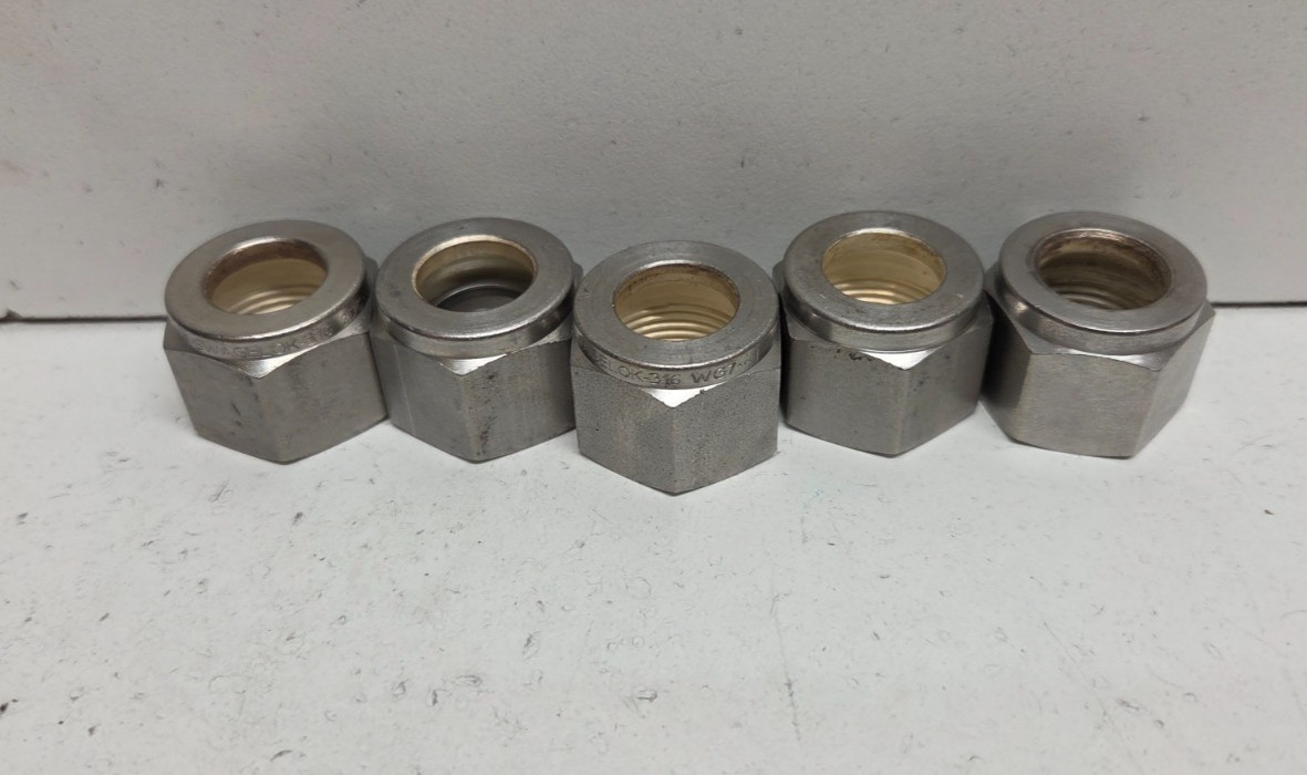 LOT OF 5 NEW NO BOX! SWAGELOK 1/2″ TUBE OD NUTS SS-812-1