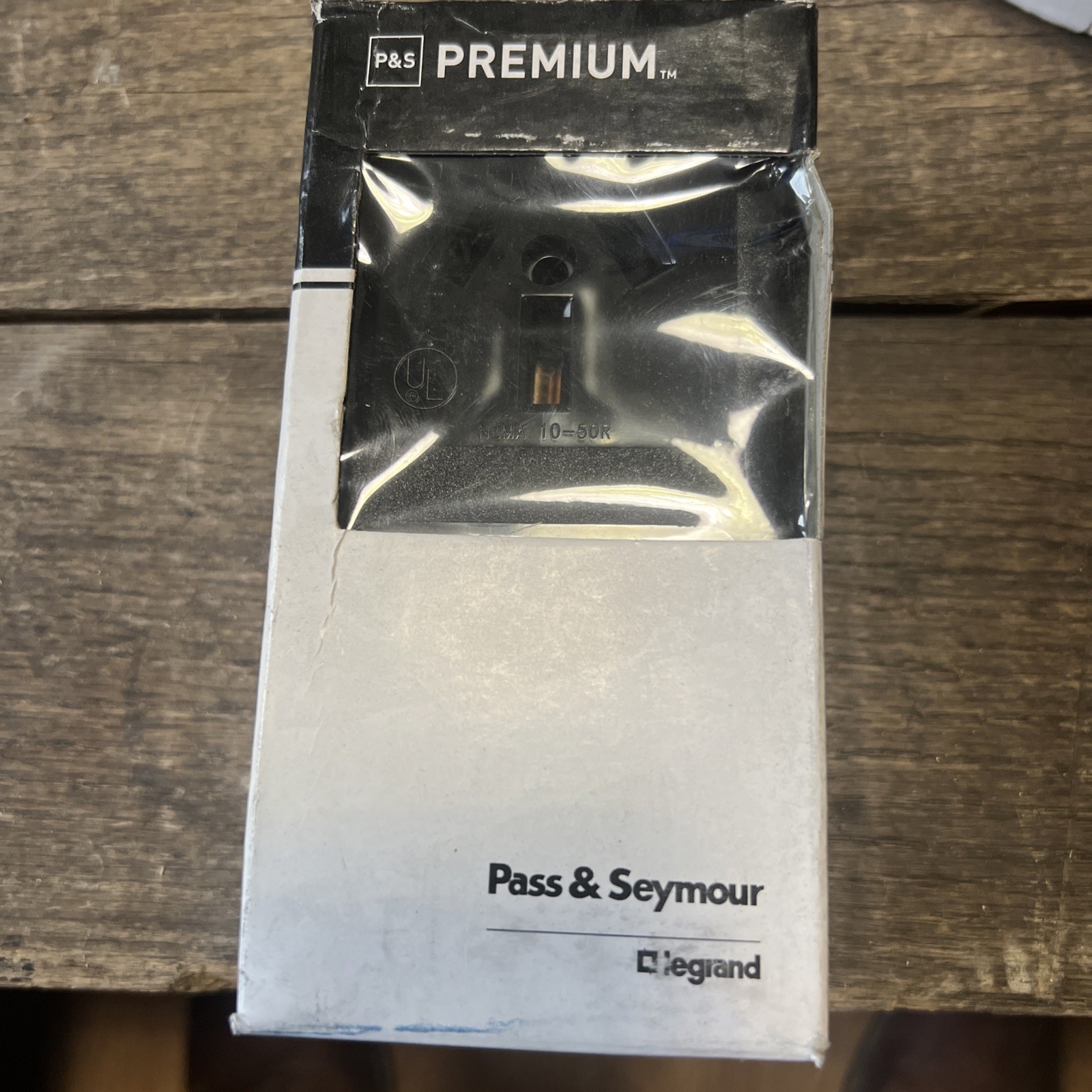 New In Box- Black – Pass & Seymour LeGrand 385CC6 Surface Mount Range Outlet 50A