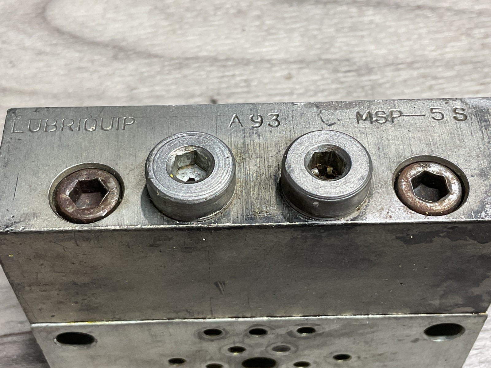 LUBRIQUIP Modular Divider Valve Block A93 MSP-5S #316A146PR2KT