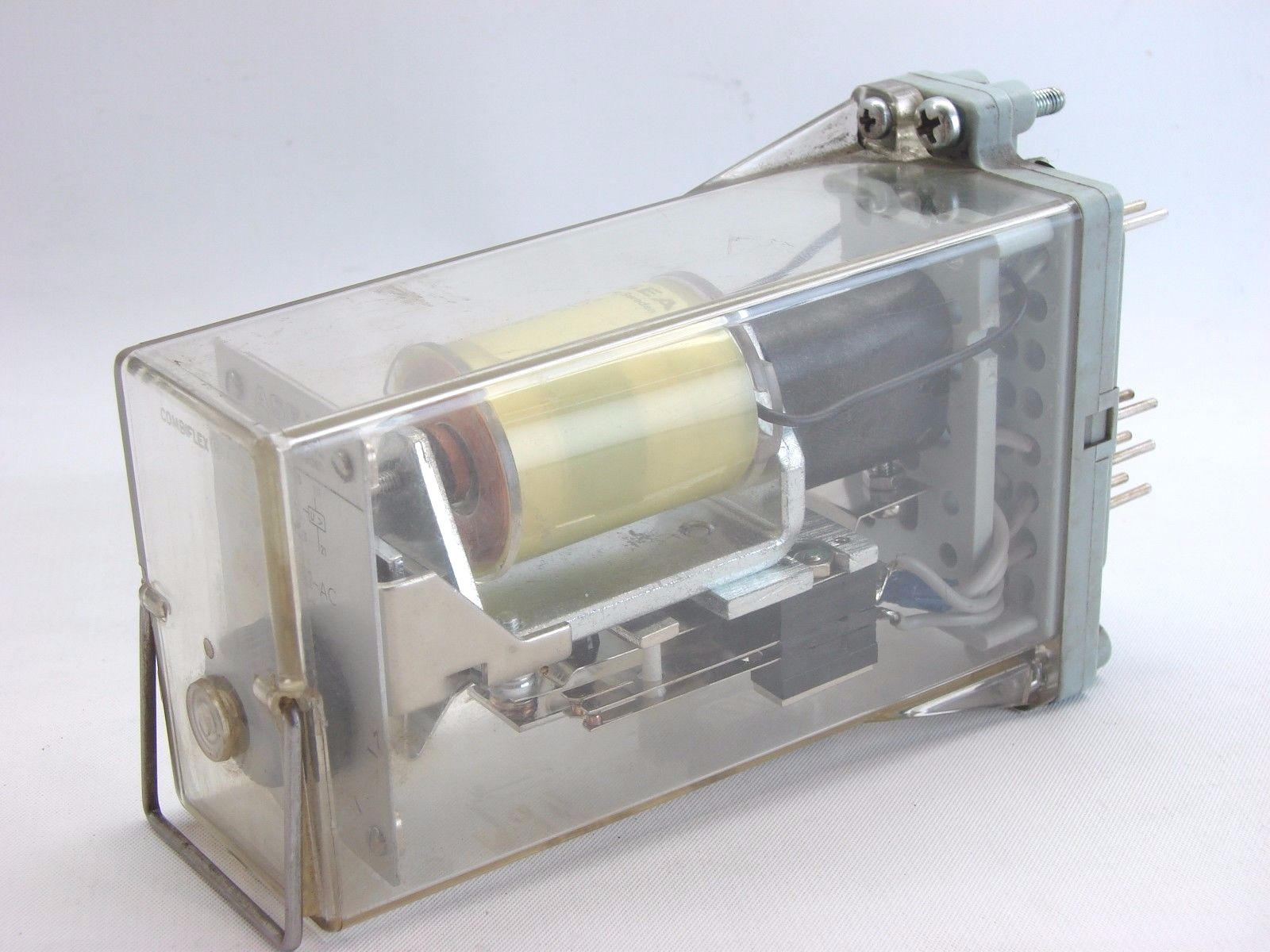 ASEA RXEC 1 RK 426 132-AC X 20 V Monitoring Relay 1 N.C + 2 N.O b268