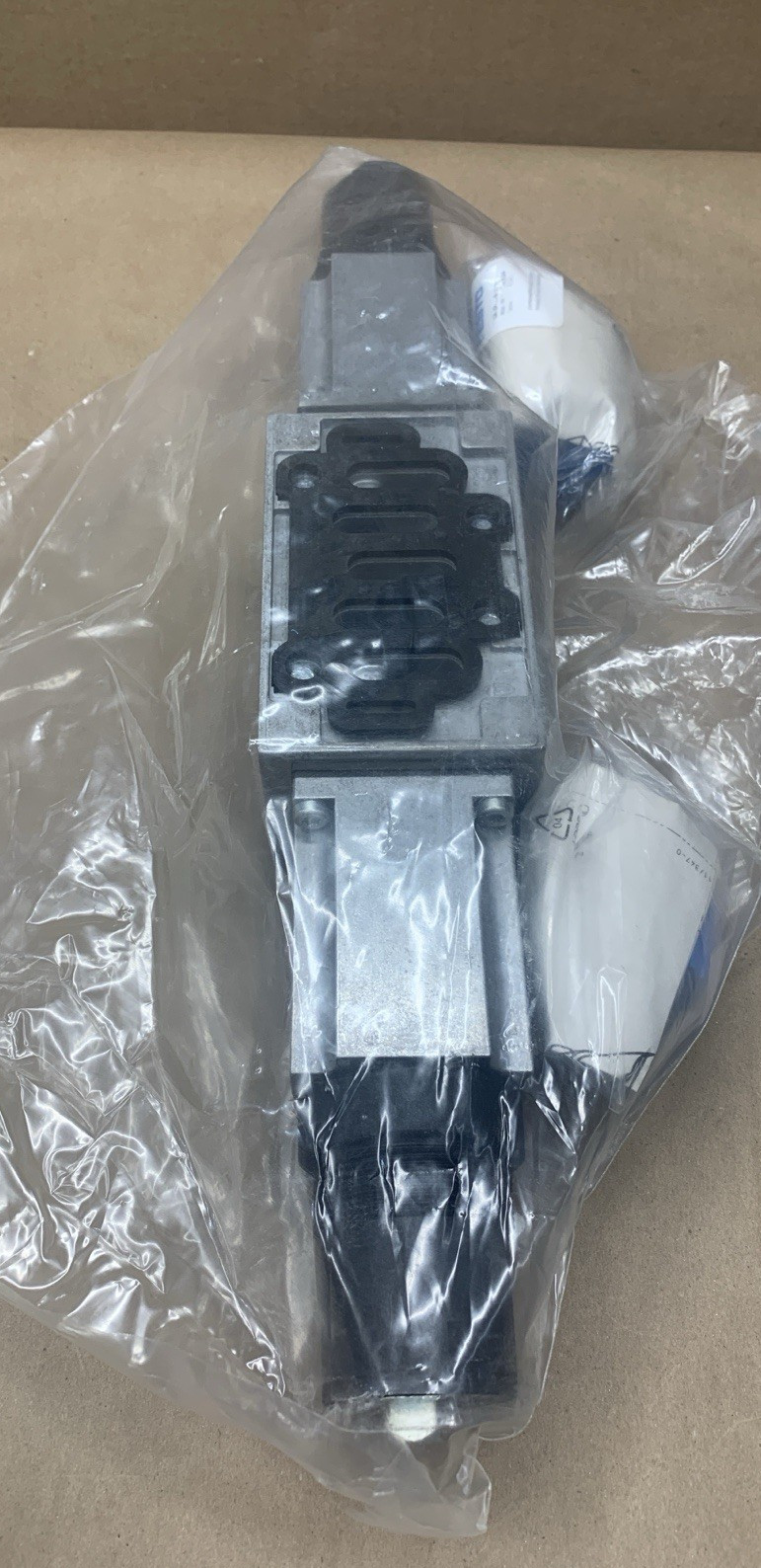 FESTO LR-ZP-A/B-D-3 INTERMEDIATE PRESSURE REGULATOR PLATE **NEW**