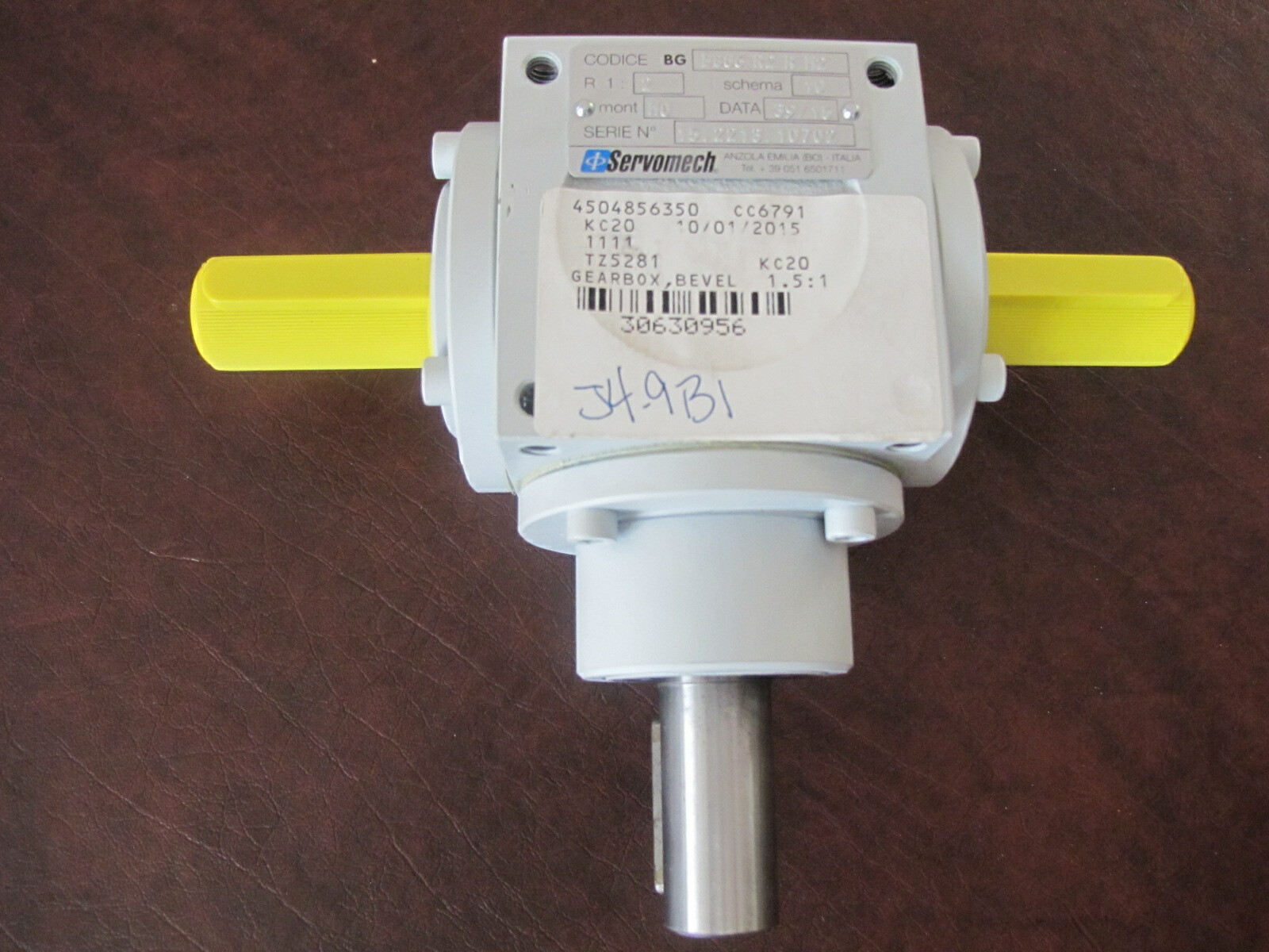 SERVOMECH B686 R2 R H2 BEVEL GEAR REDUCER NEW