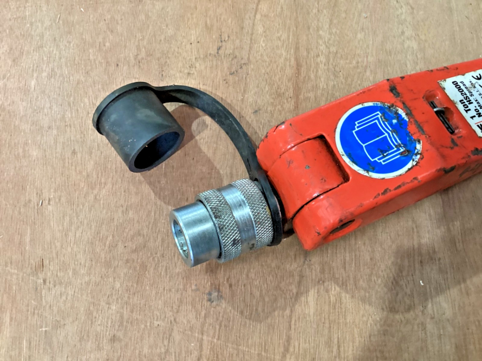 SPX Fluid Power Team 1 Ton HS2000 Spreader (4″ Maximum) 10,000PSI – Used