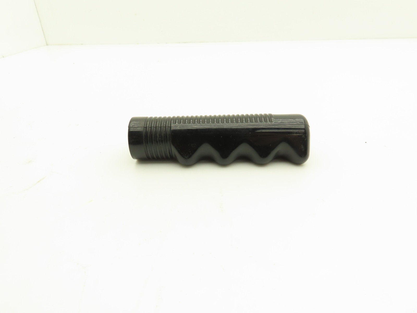 Hunt Wilde Finger Nub Grip for 1″ Bar Black Molded Plastic Lot of 39