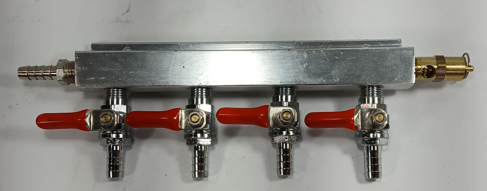 1 NEW UNBRANDED 4-WAY GAS MANIFOLD W/ ¼” BARBS NNB ***MAKE OFFER***
