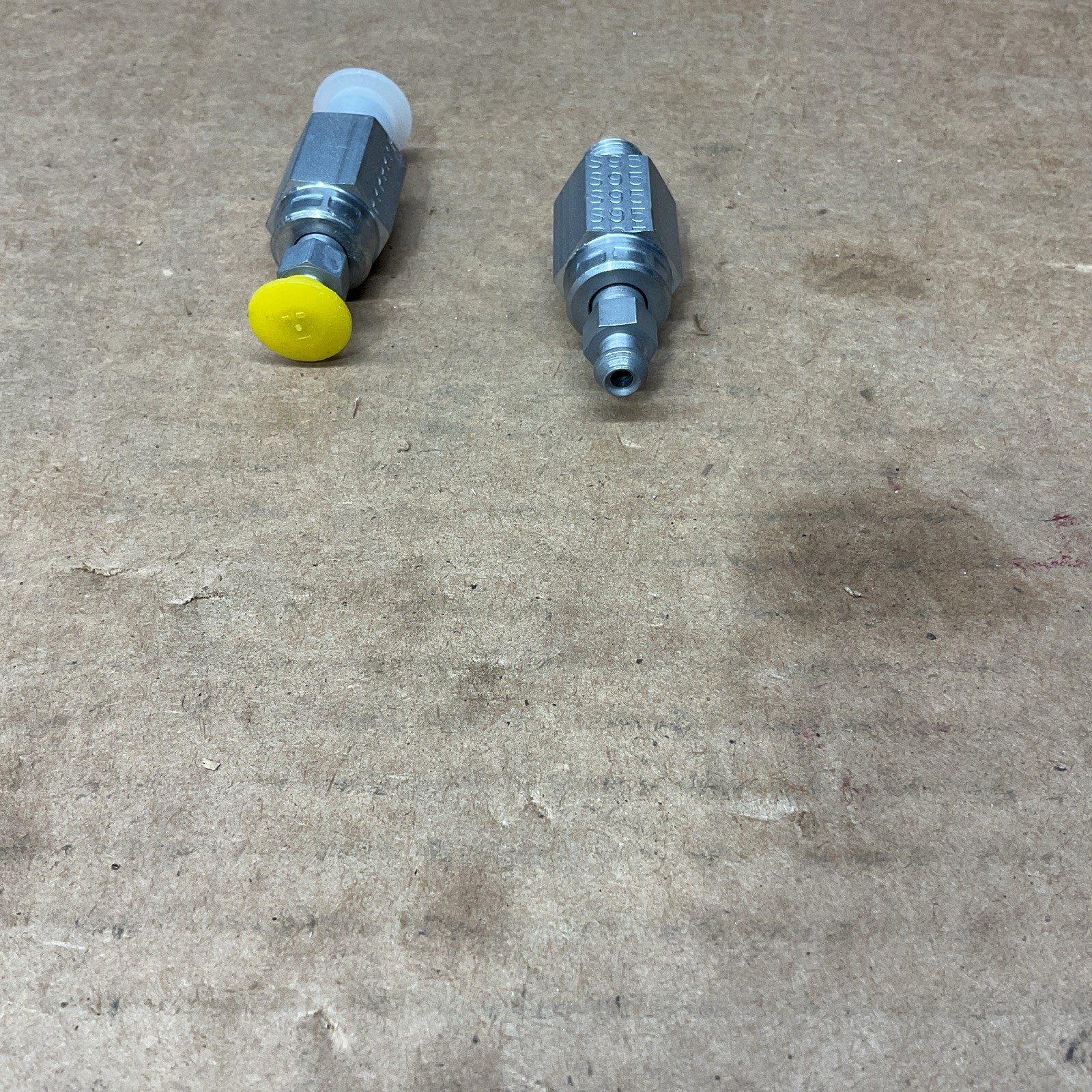 Parker 4-P5QNBA-S Hydraulic Port Bleed Adapter Lots Of 2