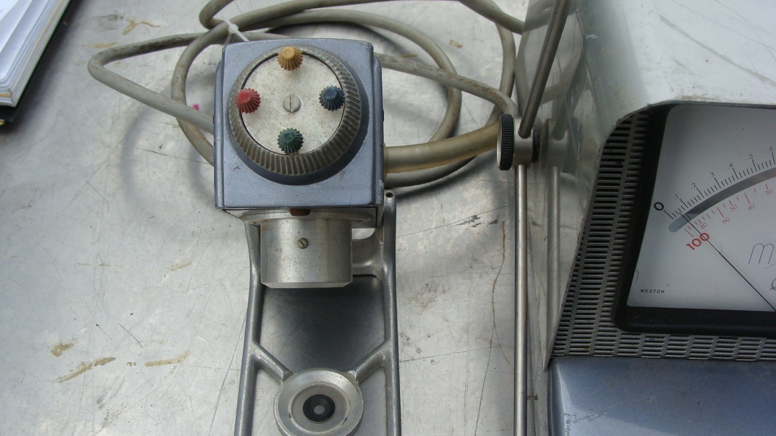 Vintage Macbeth Corp. RD 100R, 30W, 115V, 50/60 Hz. Made in Newburgh, NY. USA.