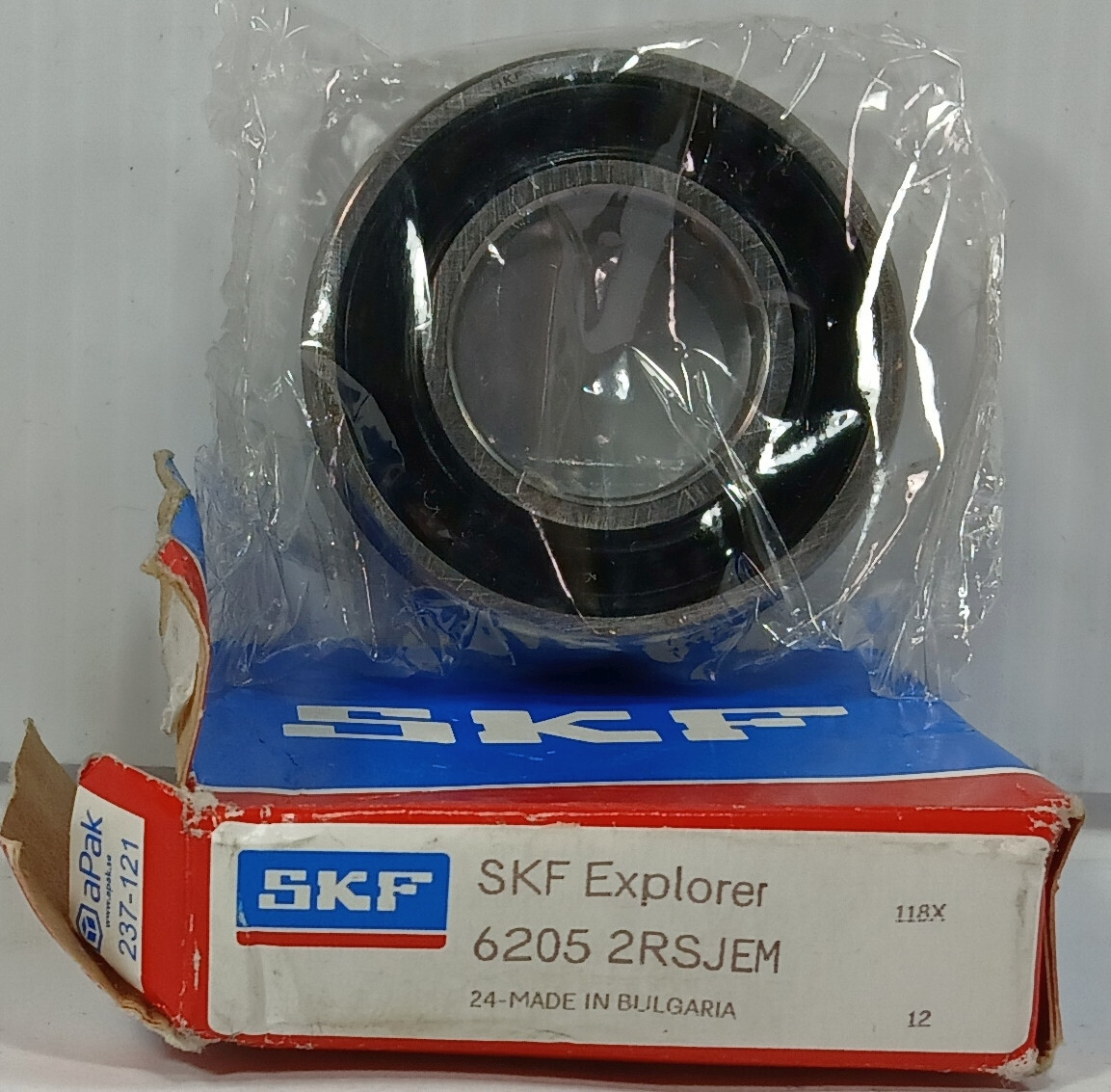 1 NEW SKF 6205 2RS JEM 25X52X15 RADIAL DEEP GROOVE BALL BEARING NIB *MAKE OFFER*