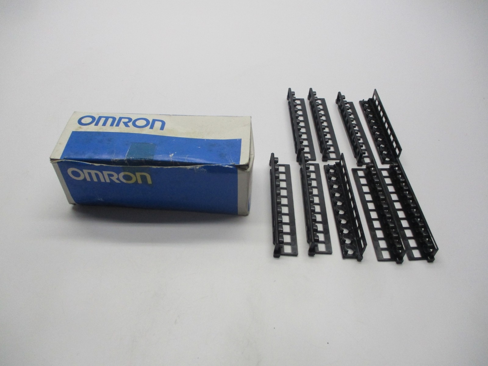 OMRON C200H-COV02 TERMINAL KIT PKG OF 9 NSNP