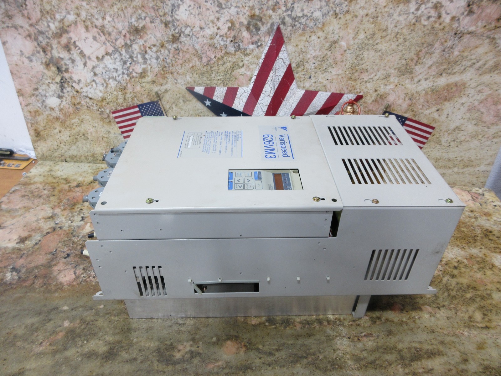 YASKAWA 626VM3 CIMR-VMS2011 AVR000379 YPHT31119-1A YPHT11014-1B YPCT21092-1-4