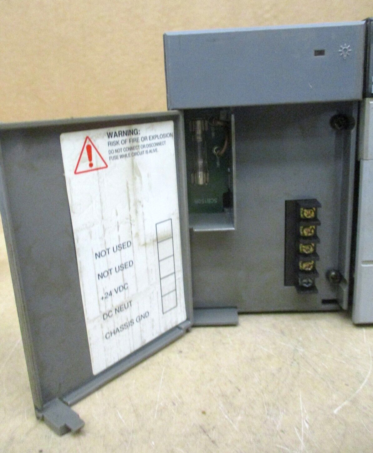 Allen-Bradley SLC 500 1746-P3 SLC 5/04 CPU 1747-L542 1747-DCM 1747-SDN 48693GN