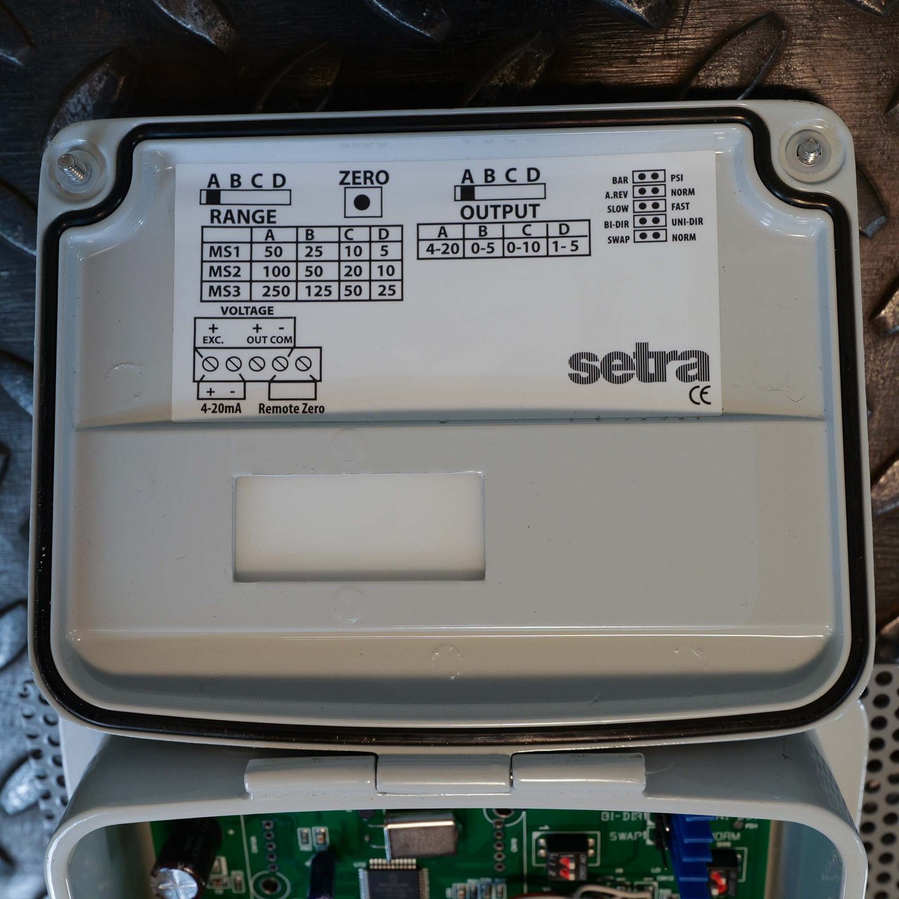 Setra 231MS1 Multi-Sense Wet Differential Pressure Transducer with Manifold