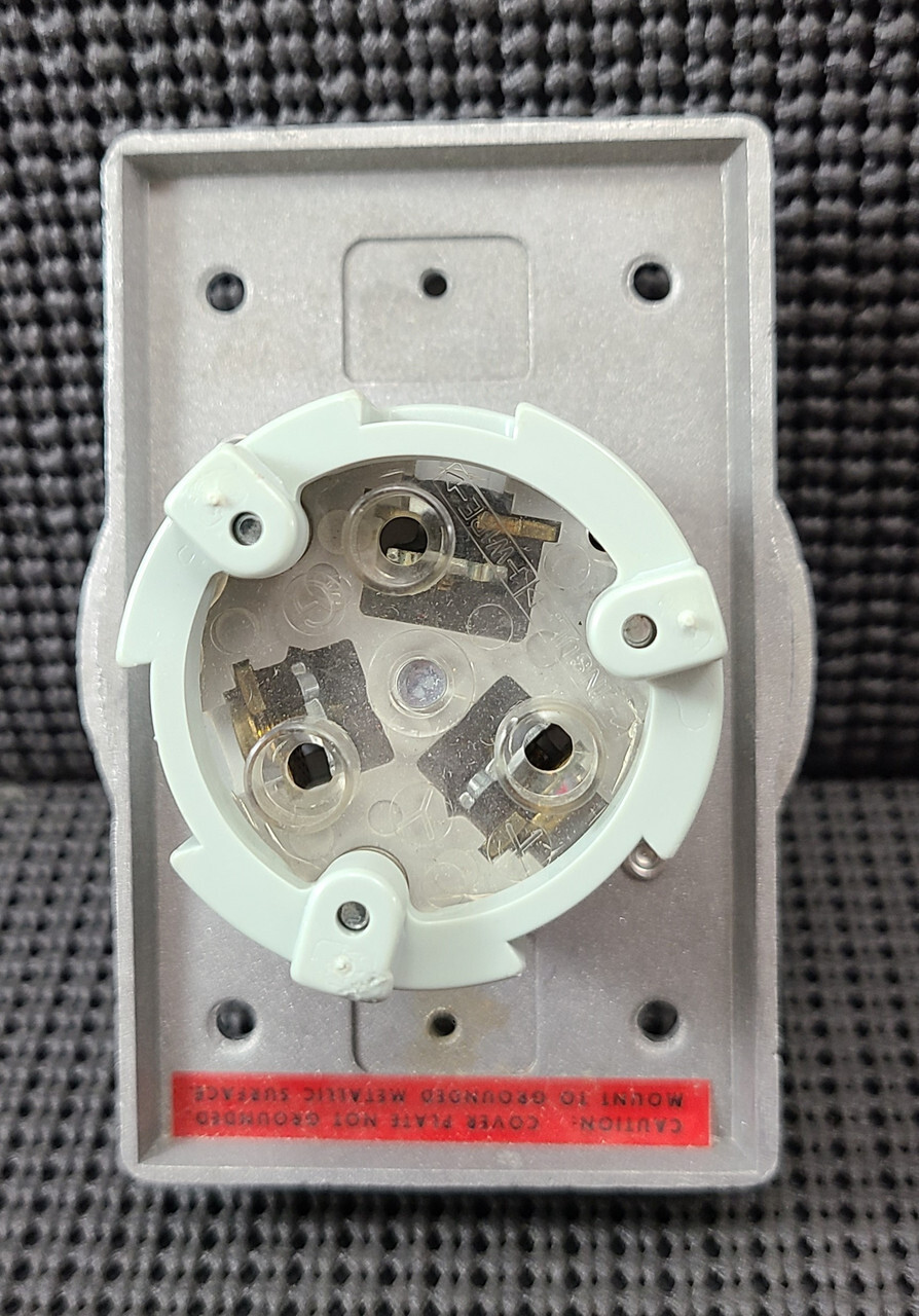 ARROW HART 6235WP 2P 3W 20A 480V WEATHERPROTECTIVE INLET WITH COVER