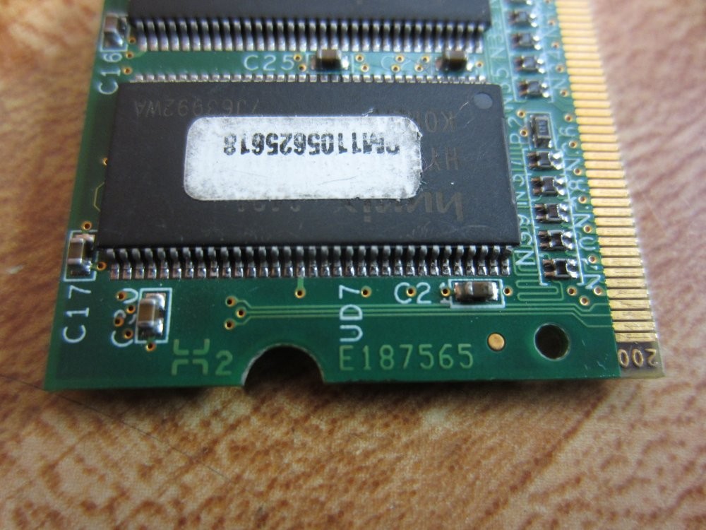 Hynix HYMD232M646C6-HSM Memory Module PC2100S-25330