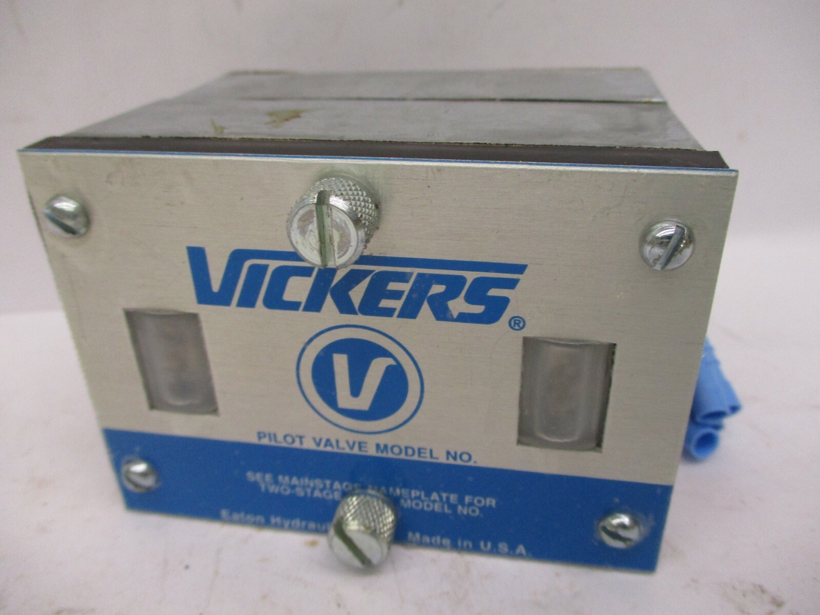 New Open Box Vickers Pilot Valve 942066 FS4 Receptacle Kit A2231MO