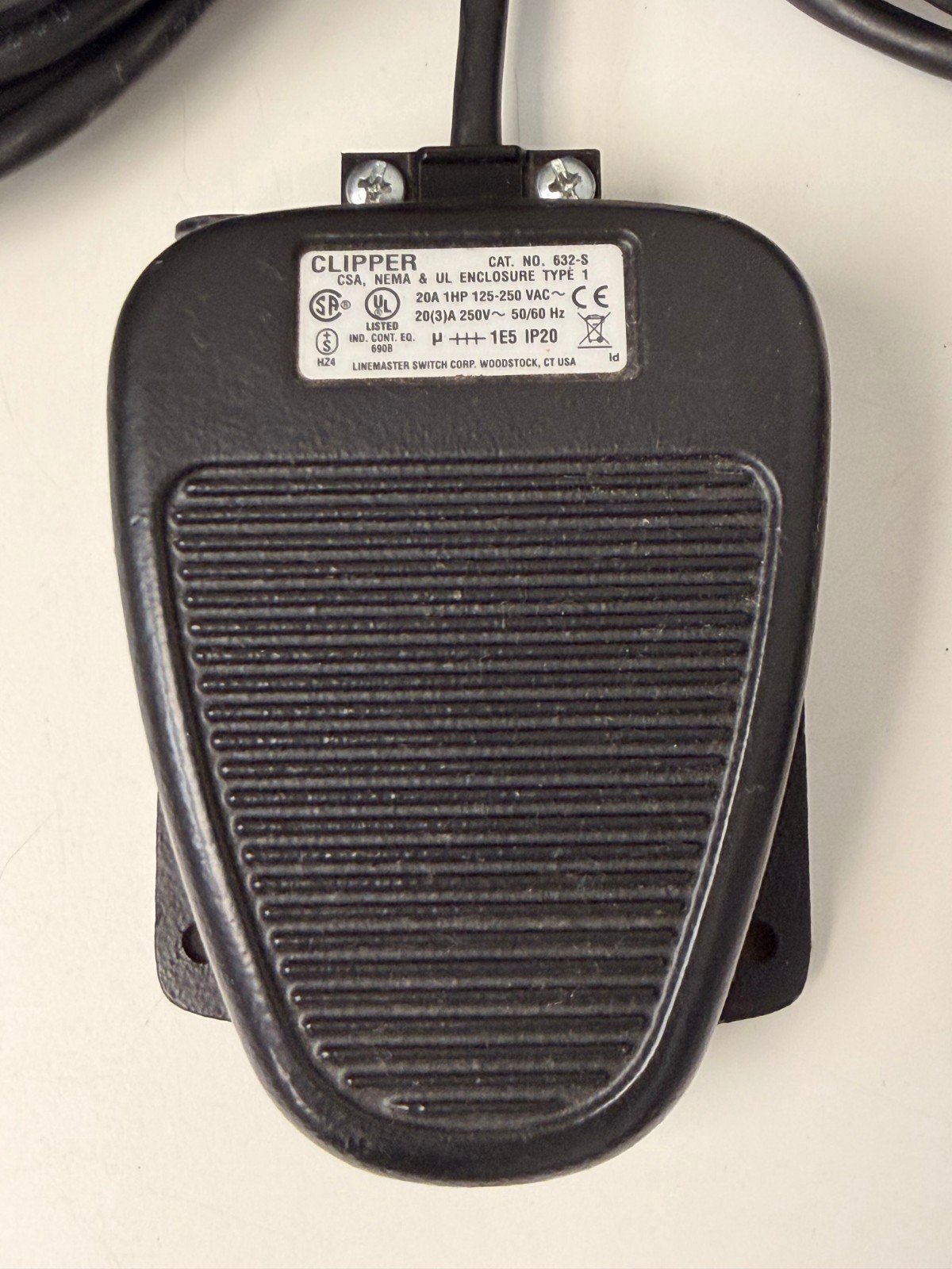 LINEMASTER CLIPPER 632-S SINGLE MOMENTARY FOOT OPERATED SWITCH PEDAL – LOT OF 2