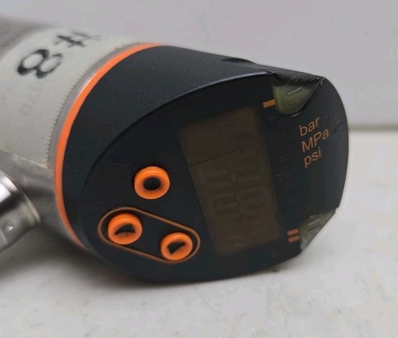 IFM PN7070 Pressure Sensor w/ Display 18-30Vdc 80MPa 0-400 Bar Used *READ*
