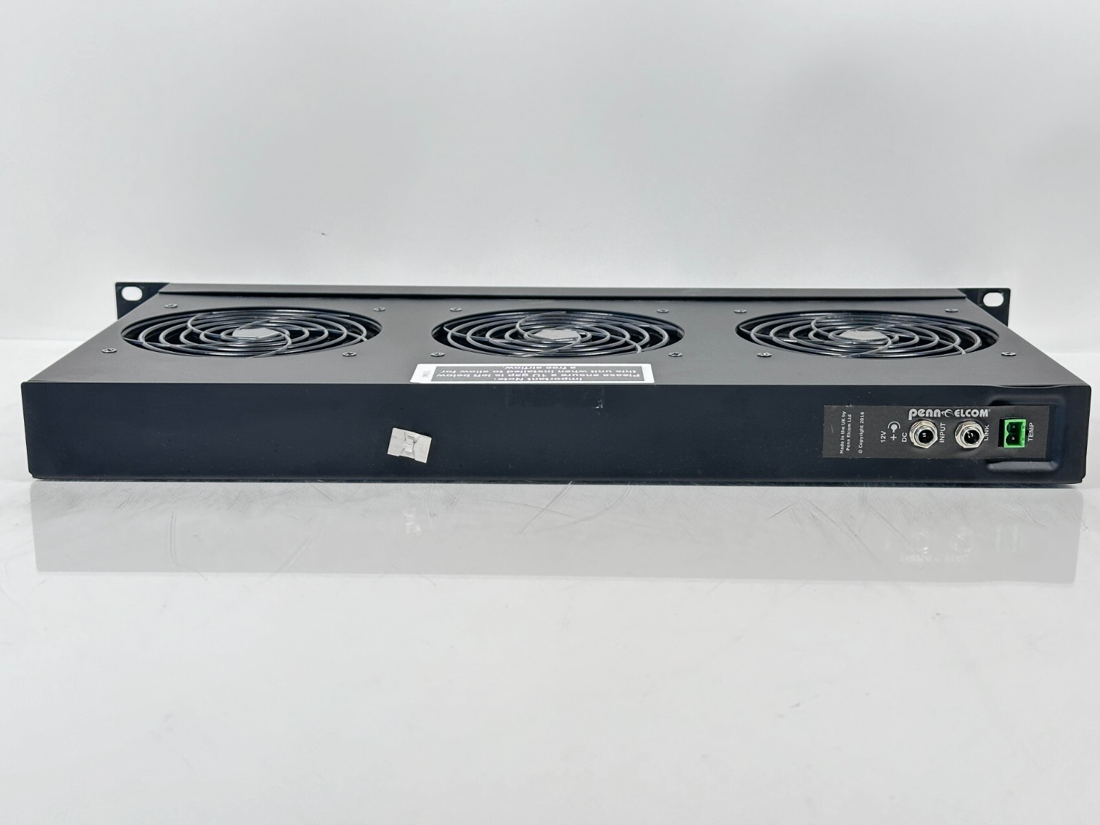 Penn Elcom Thermostatically Controlled Quiet Rack Fan Tray (Celsius) FT01Q-DTC