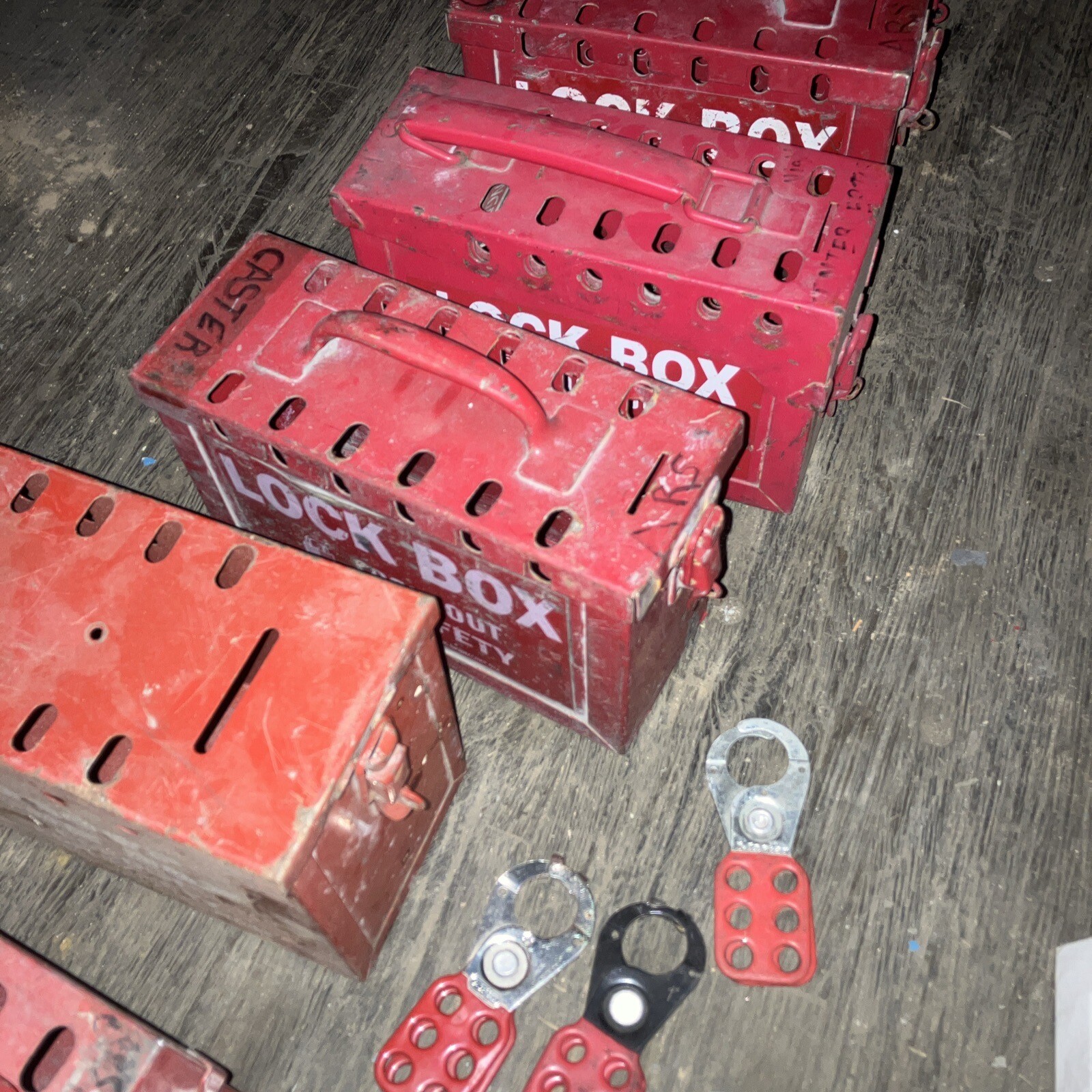 BRADPOWER Portable Metal Group Lock Out Box X7 Boxes And 6 Clasp Read