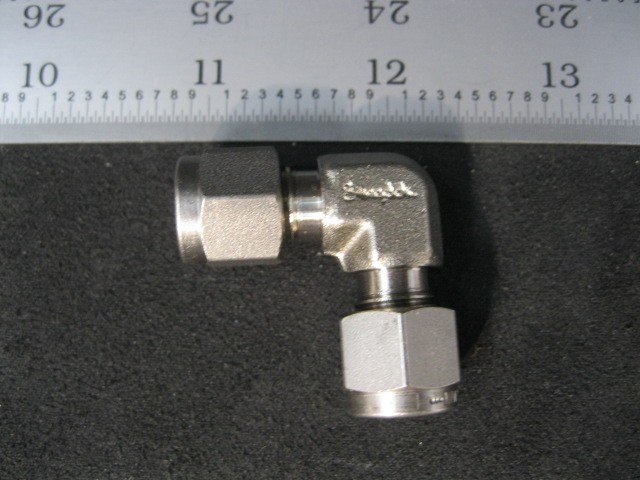 SWAGELOK SS-400-9 14 TUBE X 14 TUBE ELBOW