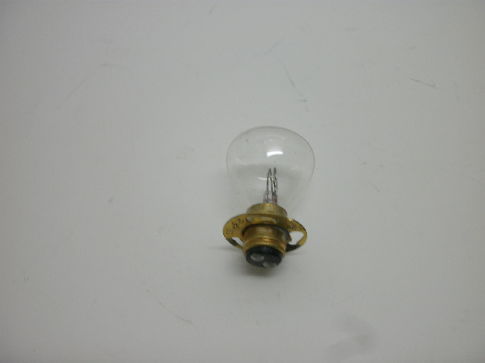 CHICAGO MINIATURE 2330 BULB 6-8V 4.23A 26W P30d RP11 DUAL FILAMENT (1-BULB) NNB