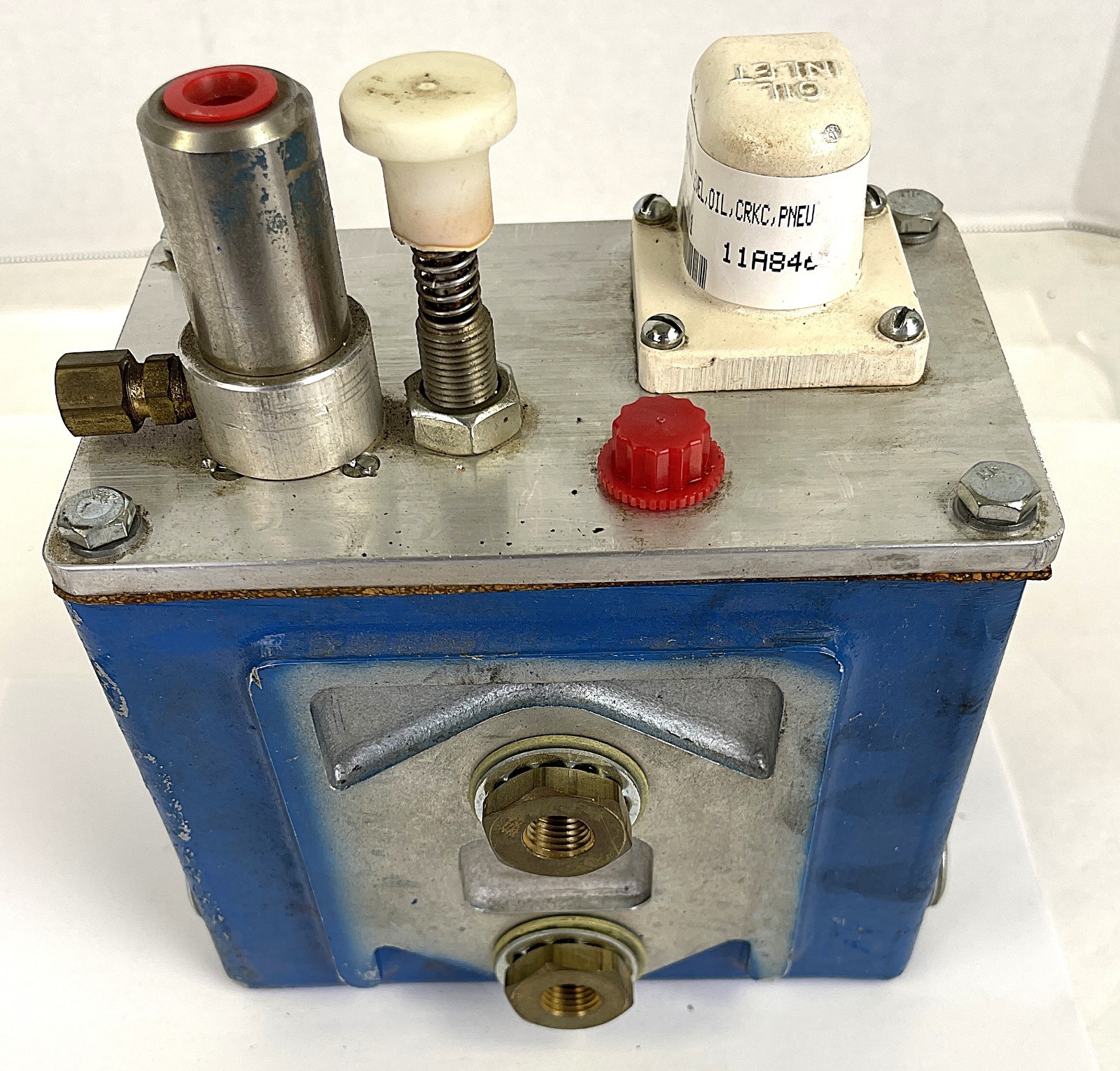 KENCO, LCP-11, PRESSURE 70 PSI, 3/8″ VENT, OIL LEVEL CONTROLLER, SURPLUS