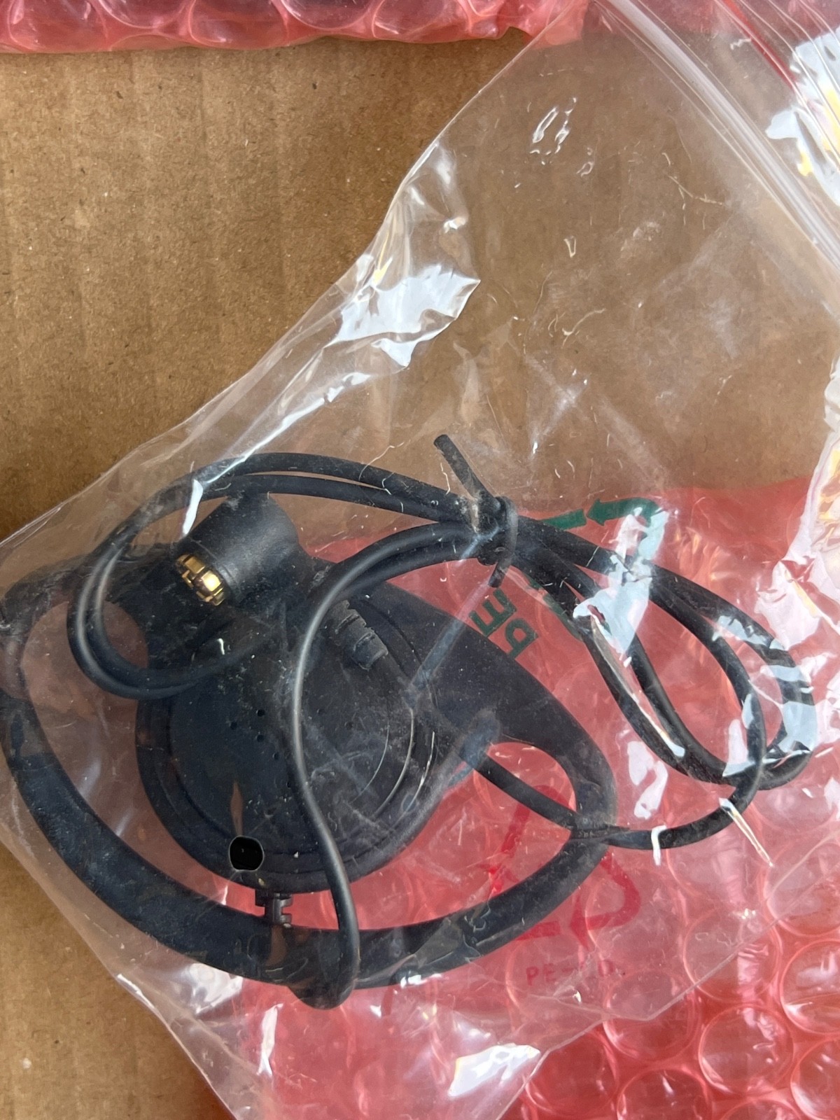 (Lot 5 Pcs) Zebra EWB100 Wireless Badge Headset (Audio Only) 21-132072-01