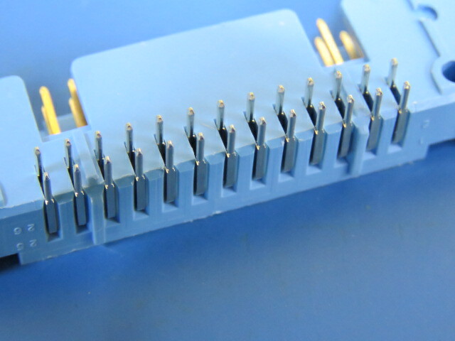 THOMAS AND BETTS 609-2604ES Qty of 14 per Lot Header Connector, PCB Mount, Rece