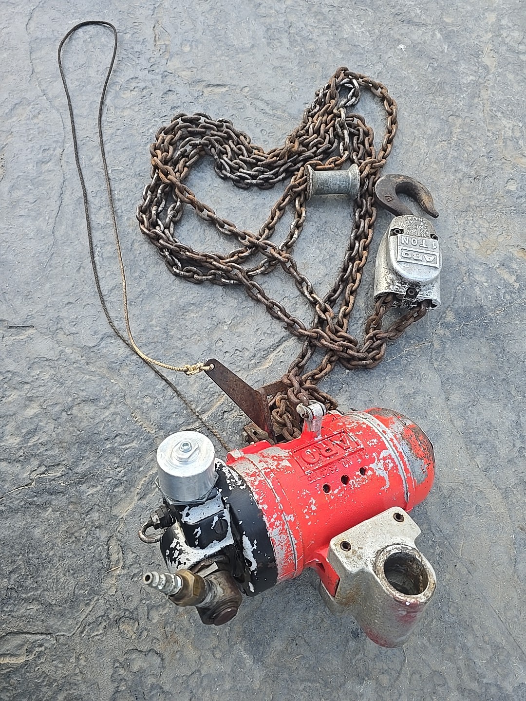 ARO Pnuematic Air Chain Hoist 1 Ton Model 7776DT Read Please