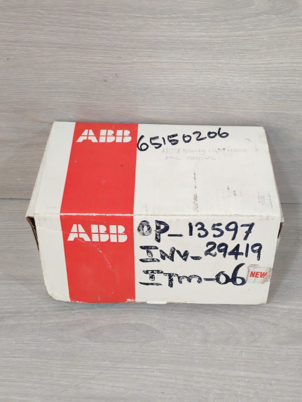 ABB XI16E1-E4.0 1SBP260100R1001 EXTENSION 16 24VDC INPUTS- NEW WITH FILTHY BOX