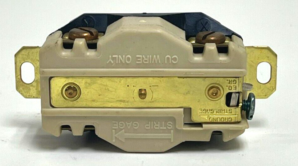 HUBBEL HBL2510 4POLE, 6 WIRE, 20 AMP, 3 PHASE TWIST AND LOCK RECEPTACLE
