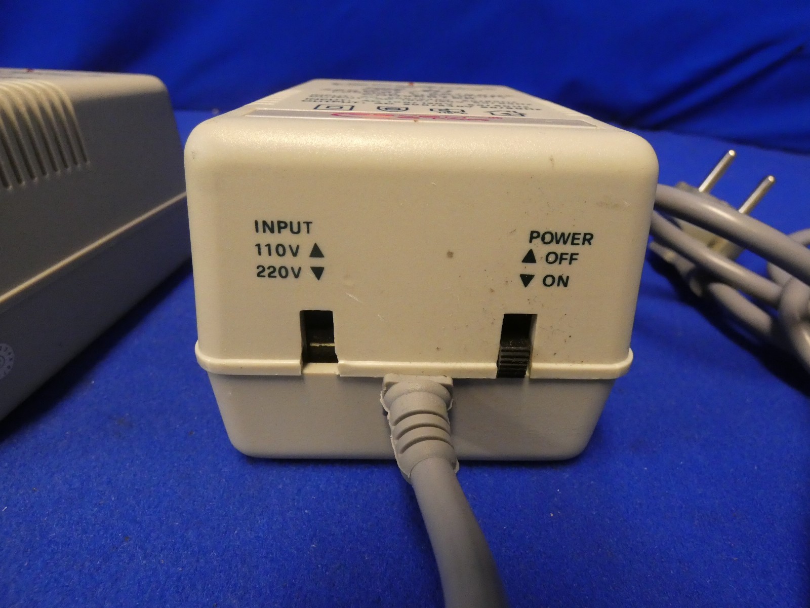 Seven Star SS-30 300 Watt 50/60Hz Foreign Electricity Converter QTY 2