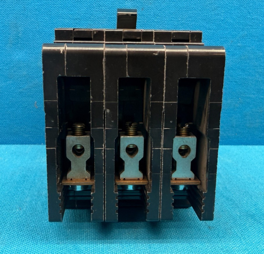 Square D EDB34030 Circuit Breaker 30A 3P 480Y/277V Bolt-On Schneider