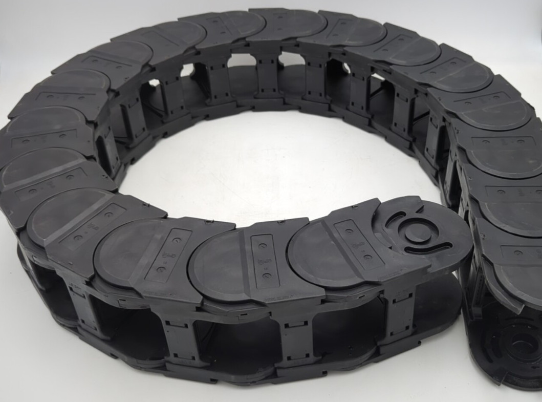 Igus 5050-07-250-0 energy chain, pitch 3.58″/91mm, width 2.95″/75mm New